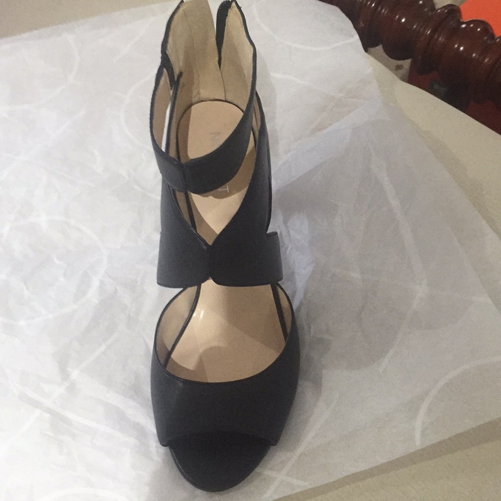 Shoes - Picture 2 of 3